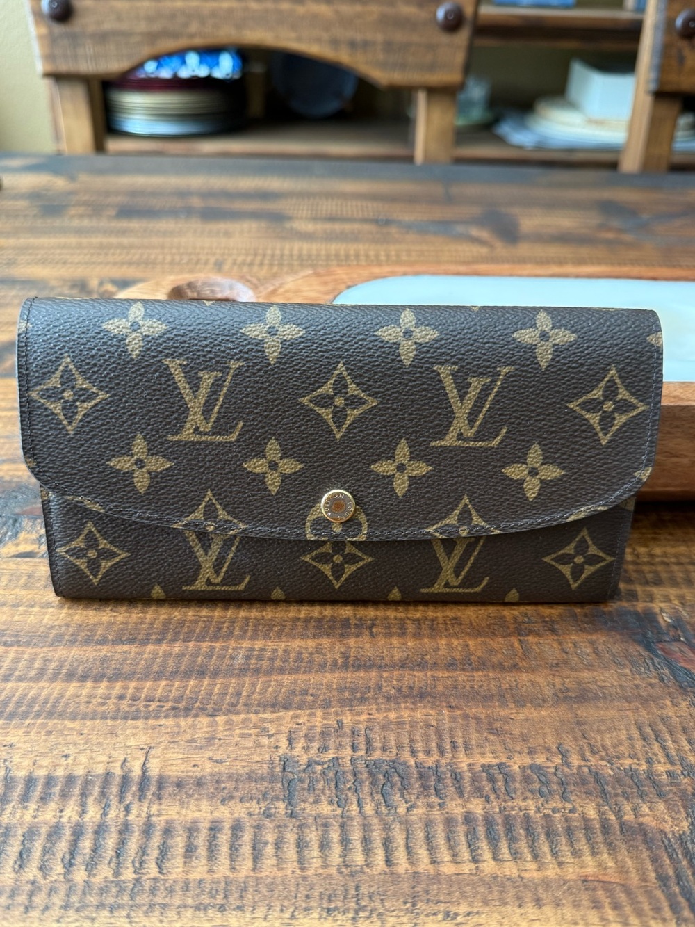 Louis Vuitton Emilie Wallet in Monogram Fuscia - Picture 3 of 14